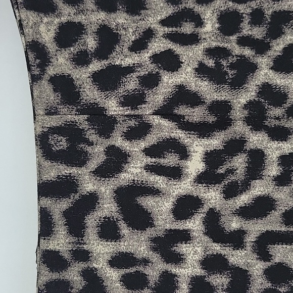 CAbi Jungle Skirt Taupe/Gray/Black Puma Leopard Print Size 4 NWOT - Picture 3 of 15